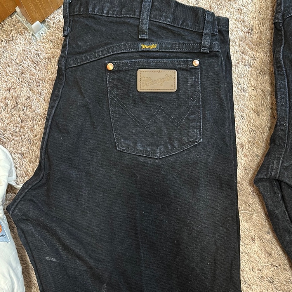 Wrangler Men's Dark Gray Relaxed Jeans